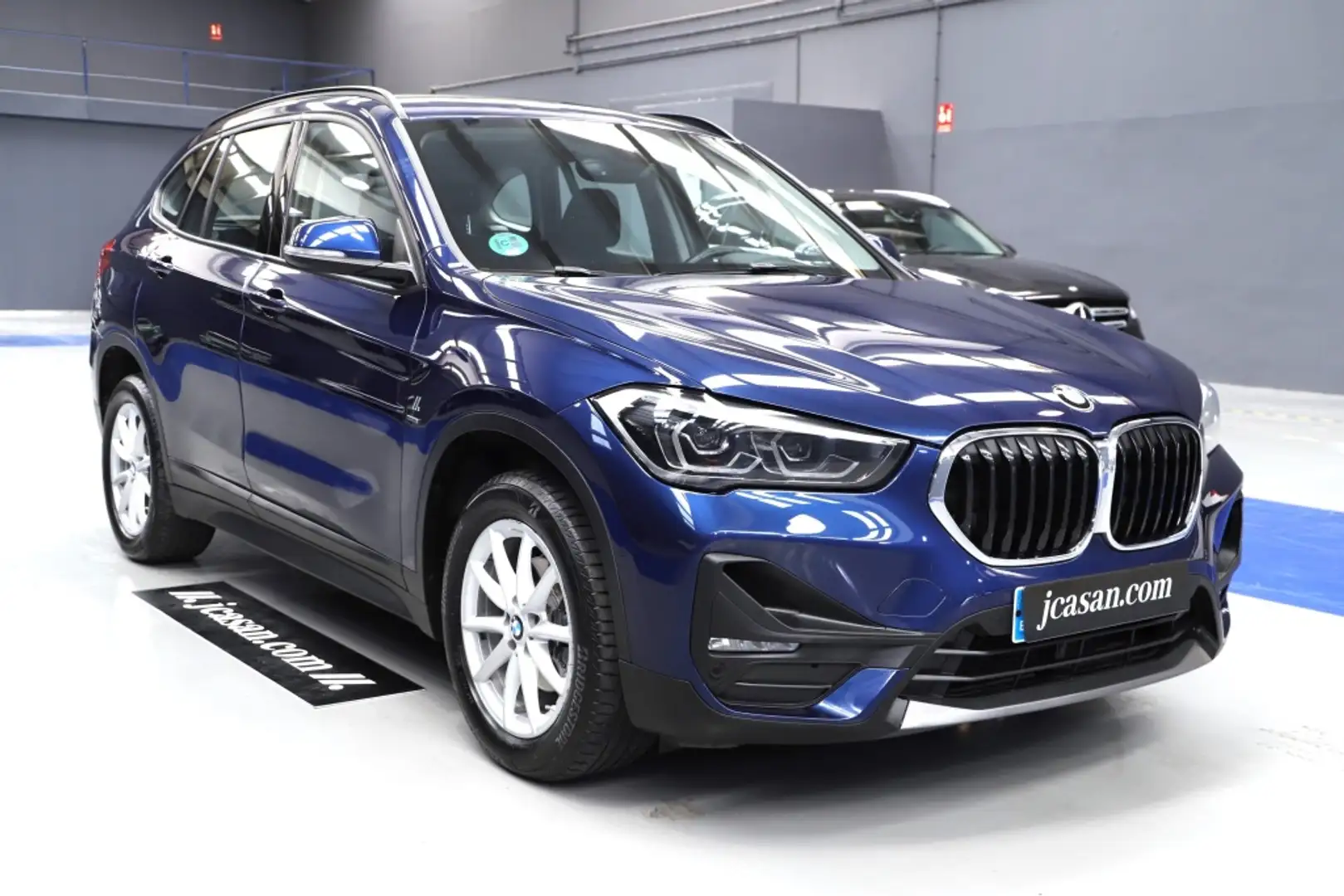 BMW X1 sDrive 16dA Business Bleu - 2