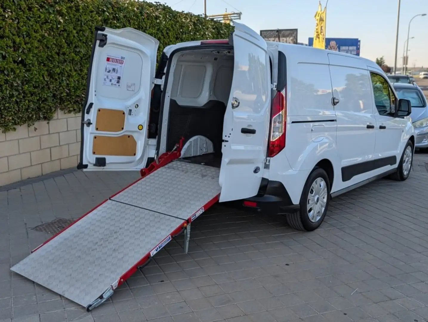 Ford Connect Comercial FT 210 Van L2 S&S Trend 120 Blanco - 1