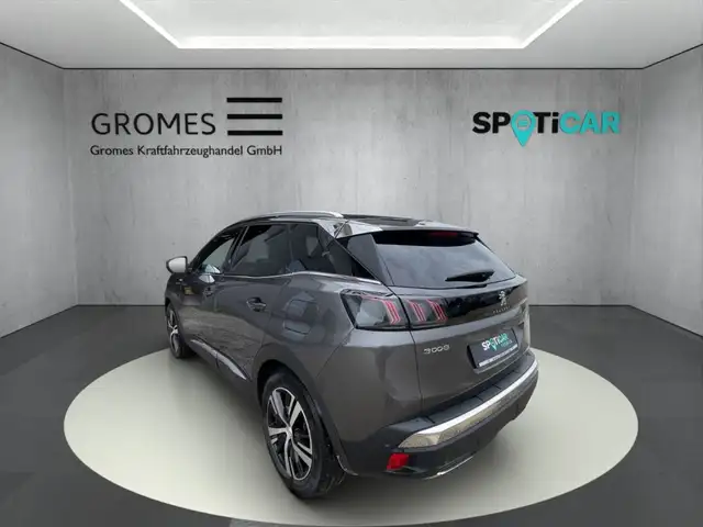 Peugeot 3008 view 5
