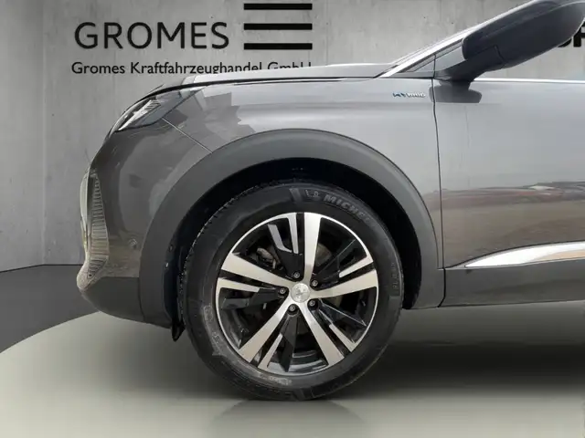 Peugeot 3008 view 11
