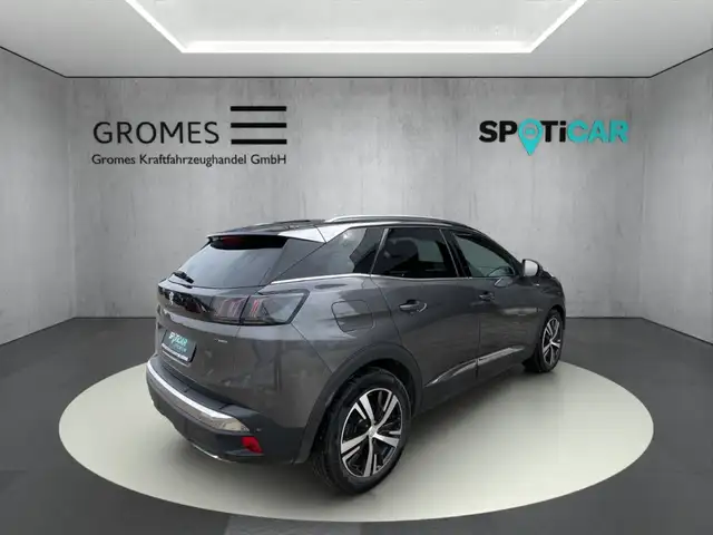 Peugeot 3008 view 3