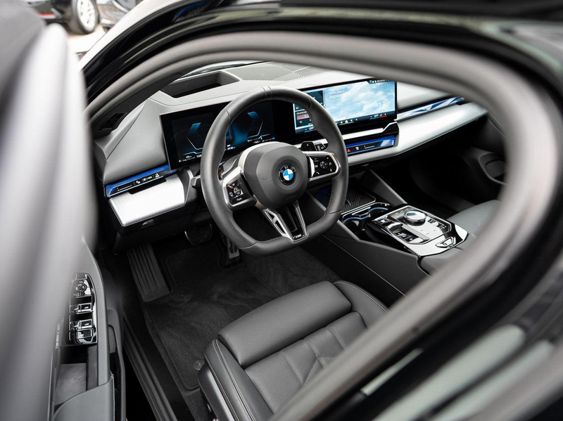 BMW 520 d Tour M-Sport PRO AHK PANO ACC Sitzlüft H&K — photo 8