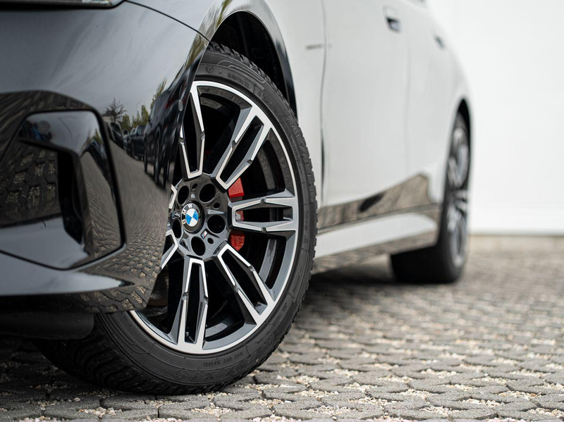 BMW 520 d Tour M-Sport PRO AHK PANO ACC Sitzlüft H&K — photo 4