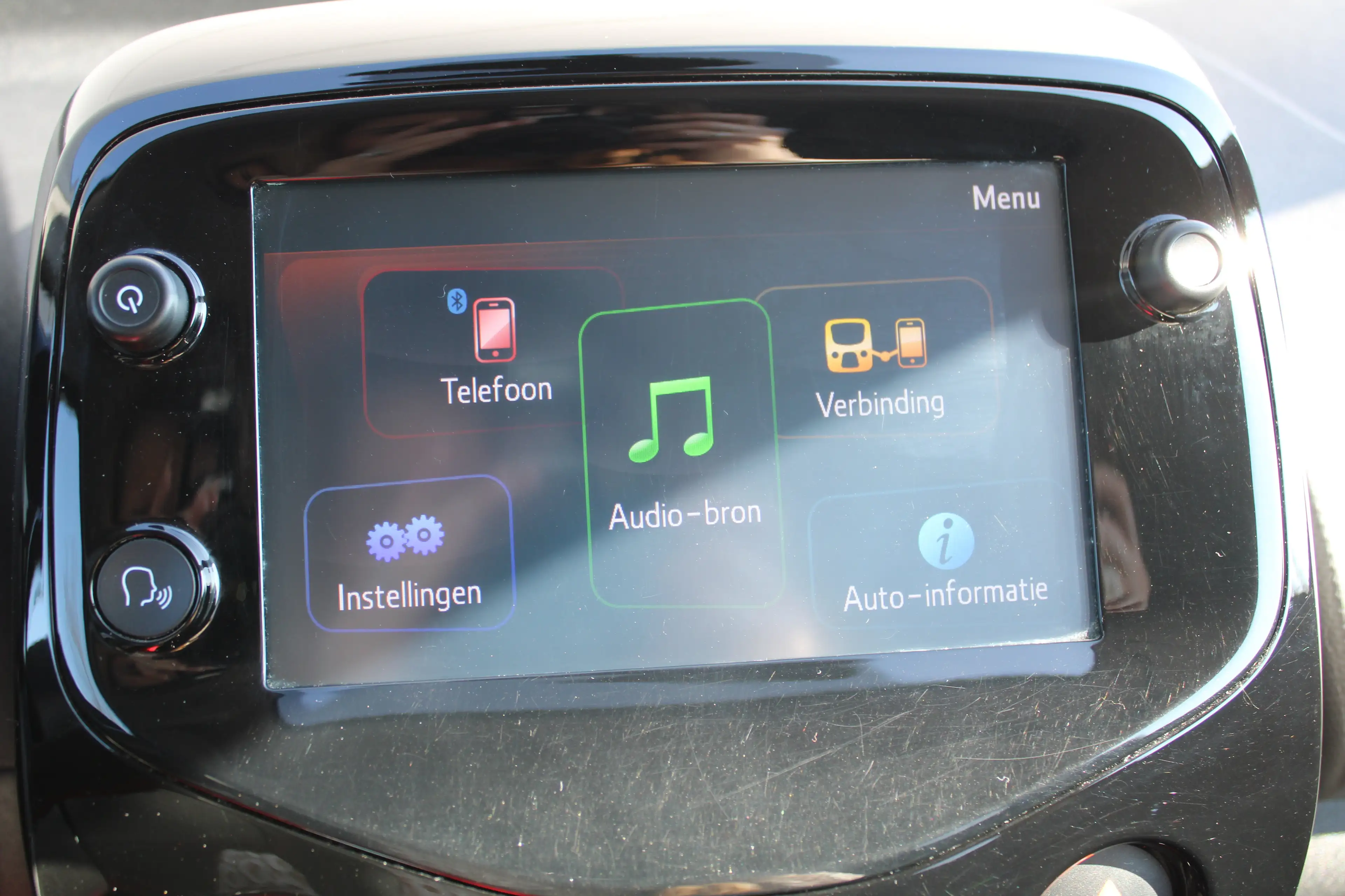 Peugeot 108 1.0 e-VTi Allure | Navi by app | Camera | Climate — photo 25