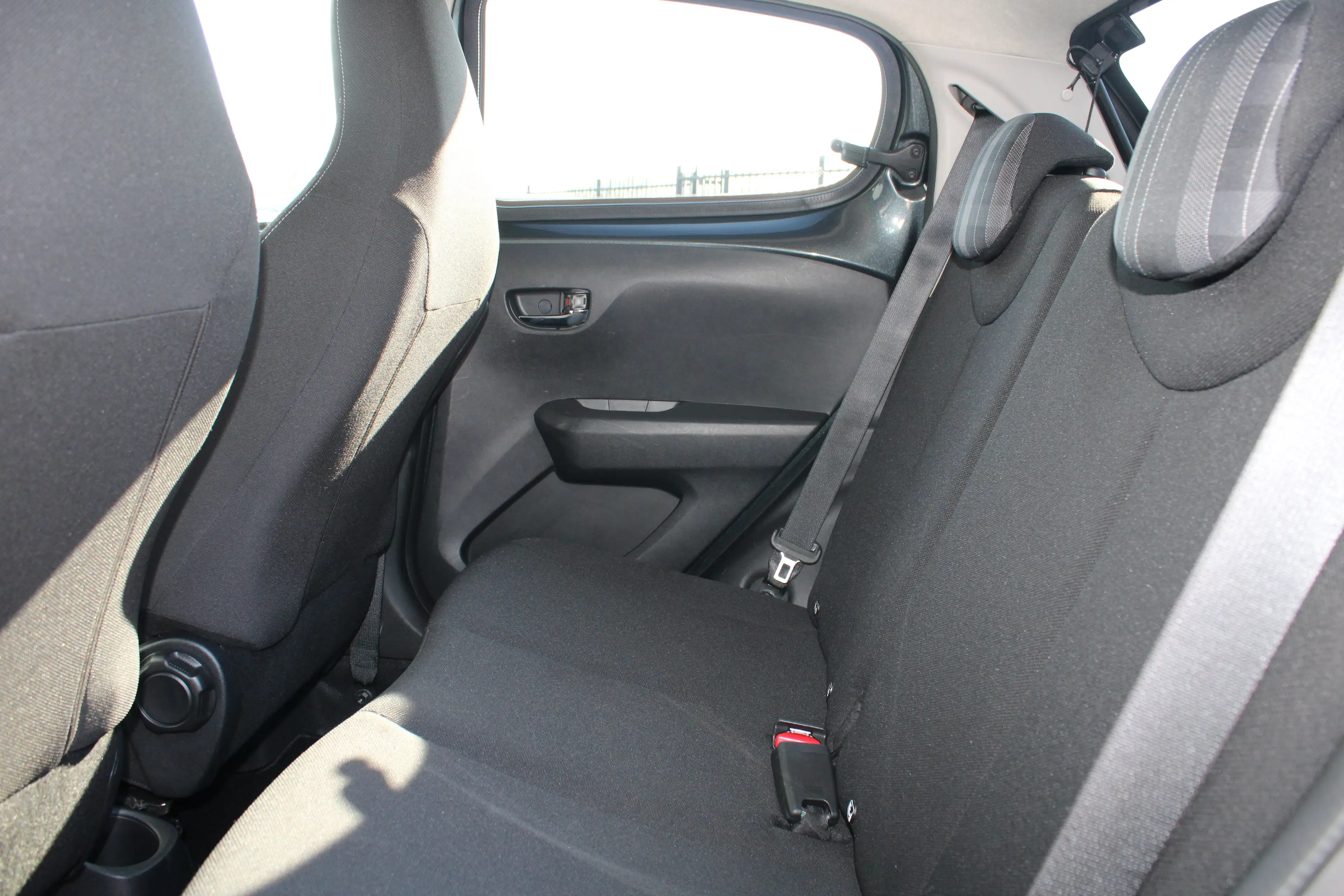 Peugeot 108 1.0 e-VTi Allure | Navi by app | Camera | Climate — photo 13