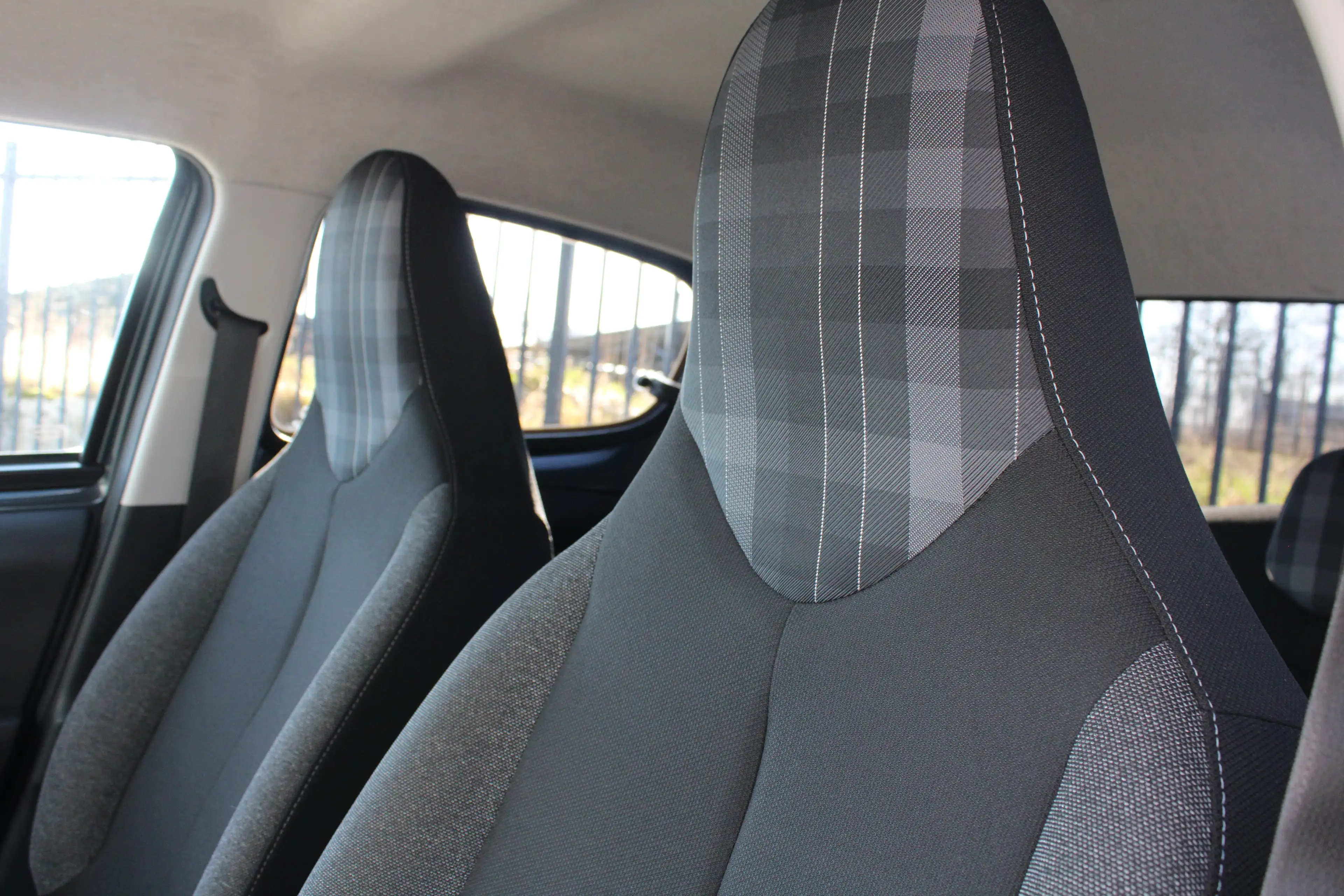 Peugeot 108 1.0 e-VTi Allure | Navi by app | Camera | Climate — photo 18