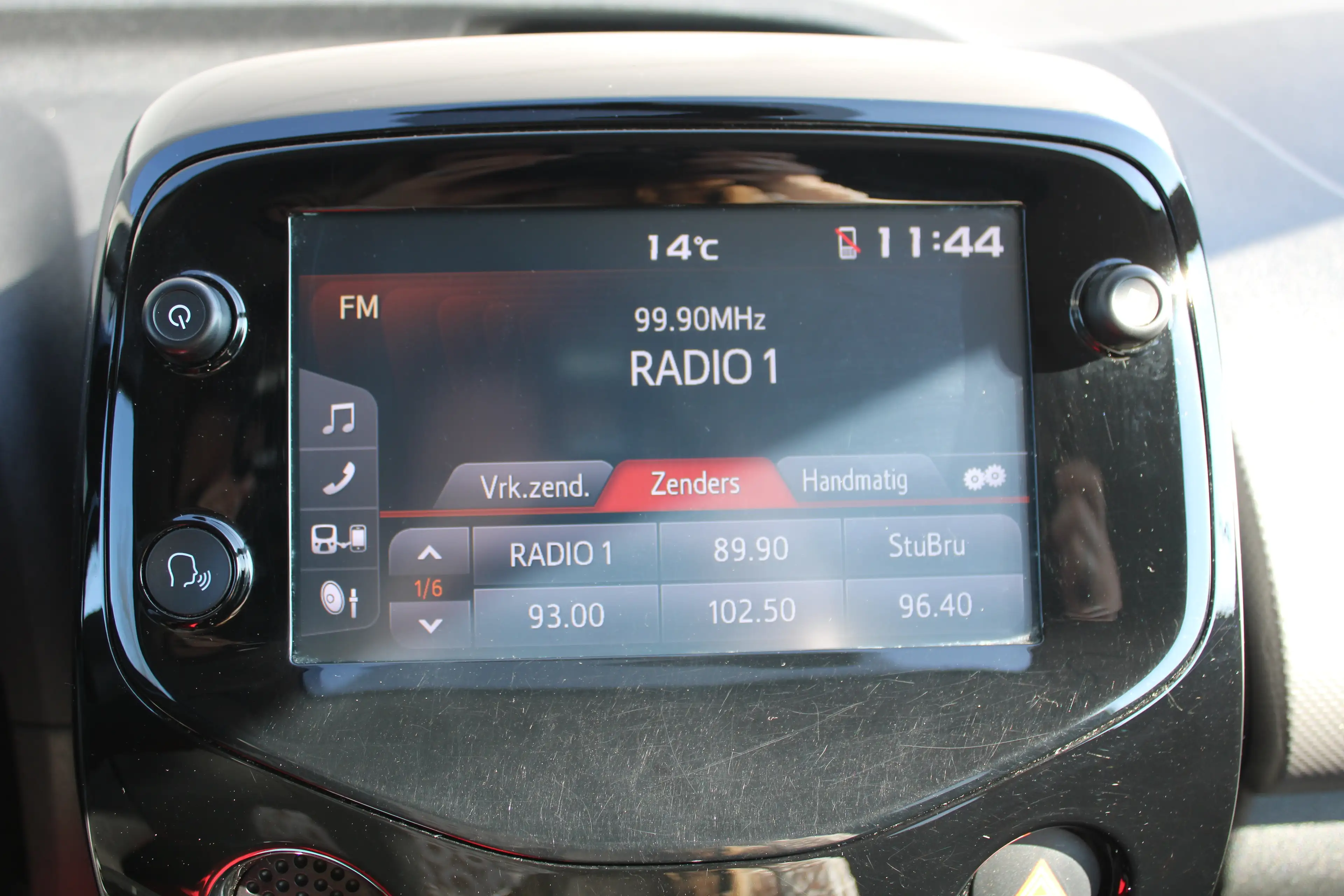 Peugeot 108 1.0 e-VTi Allure | Navi by app | Camera | Climate — photo 27