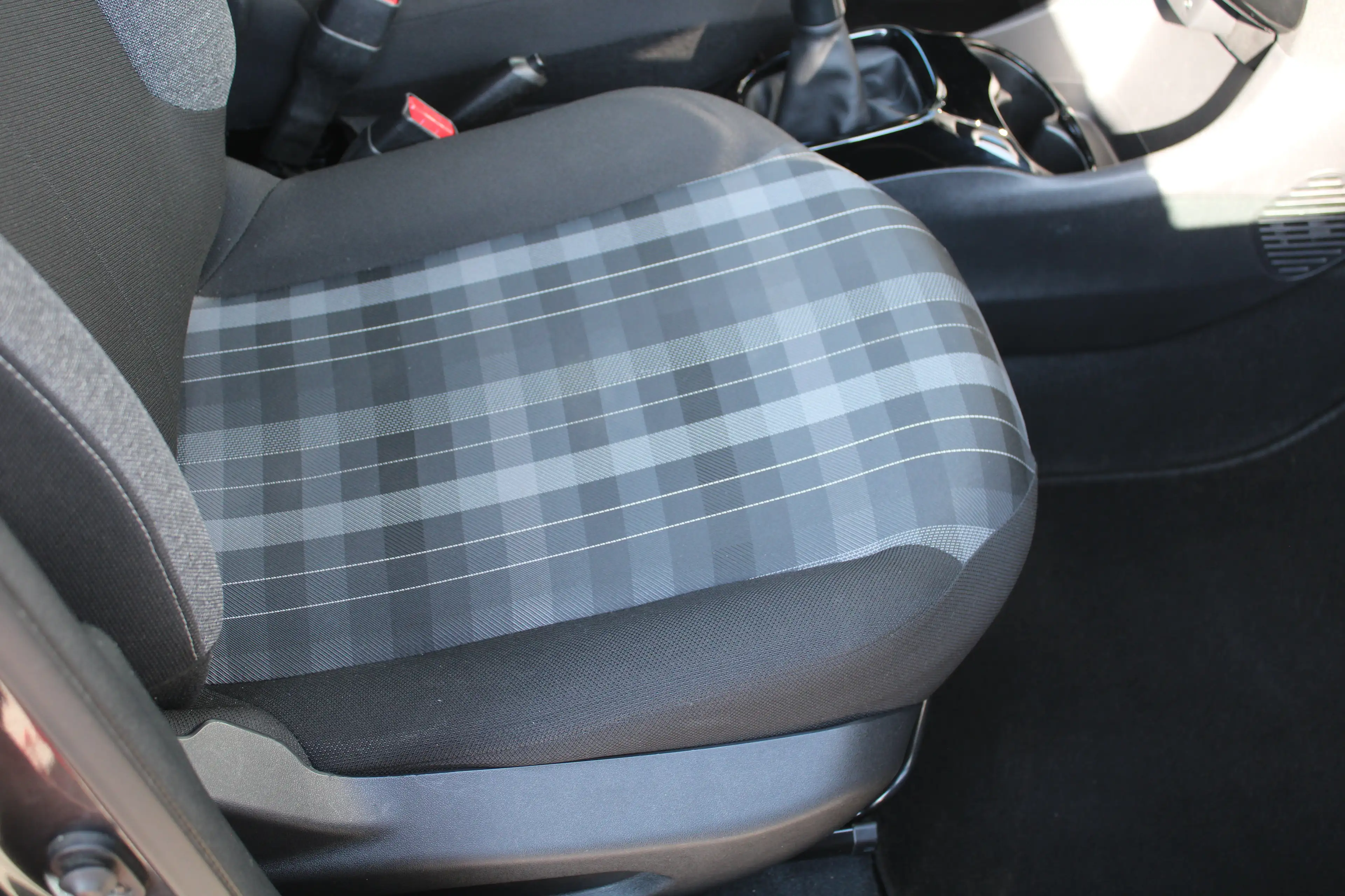 Peugeot 108 1.0 e-VTi Allure | Navi by app | Camera | Climate — photo 5
