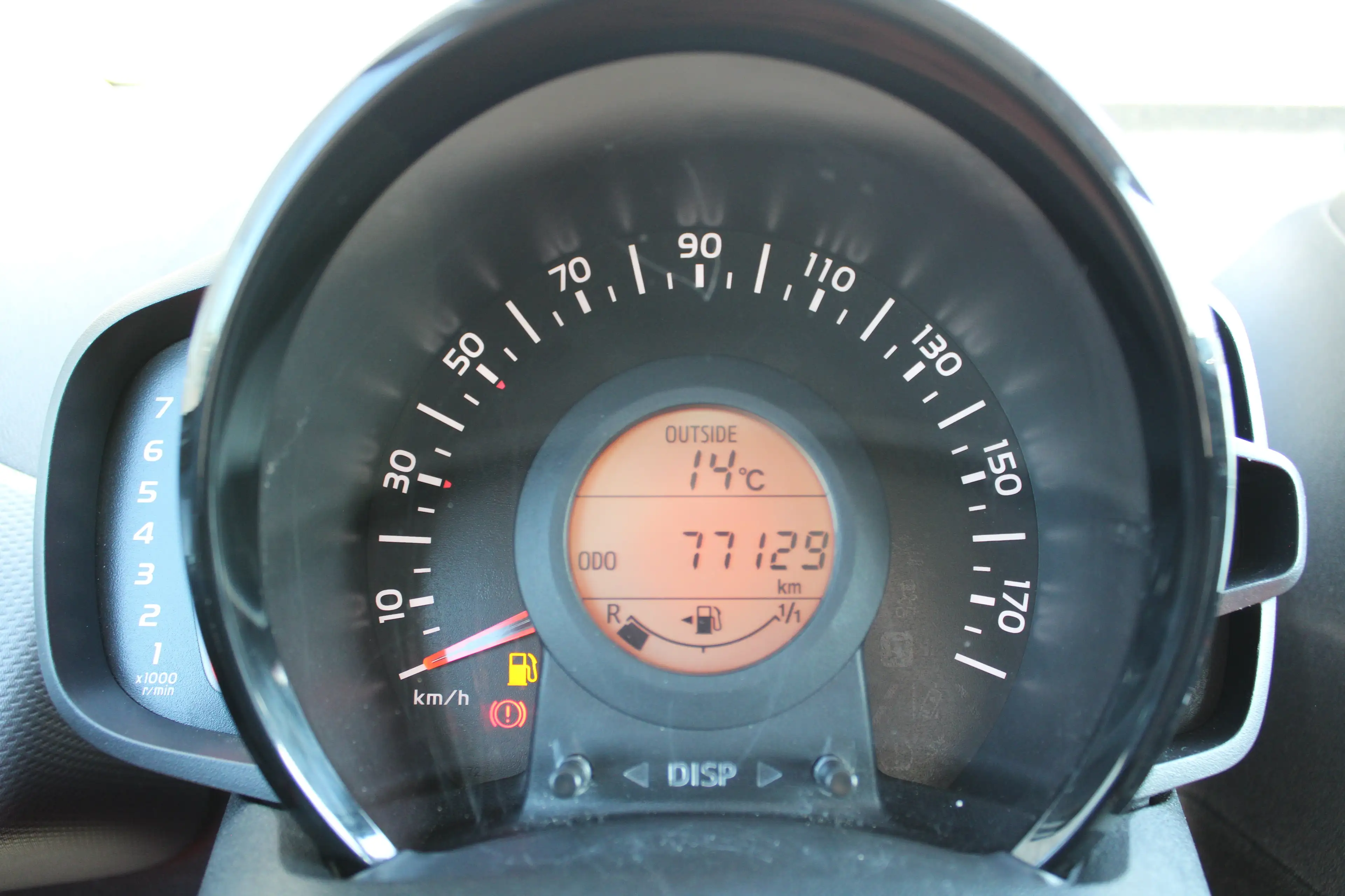 Peugeot 108 1.0 e-VTi Allure | Navi by app | Camera | Climate — photo 21