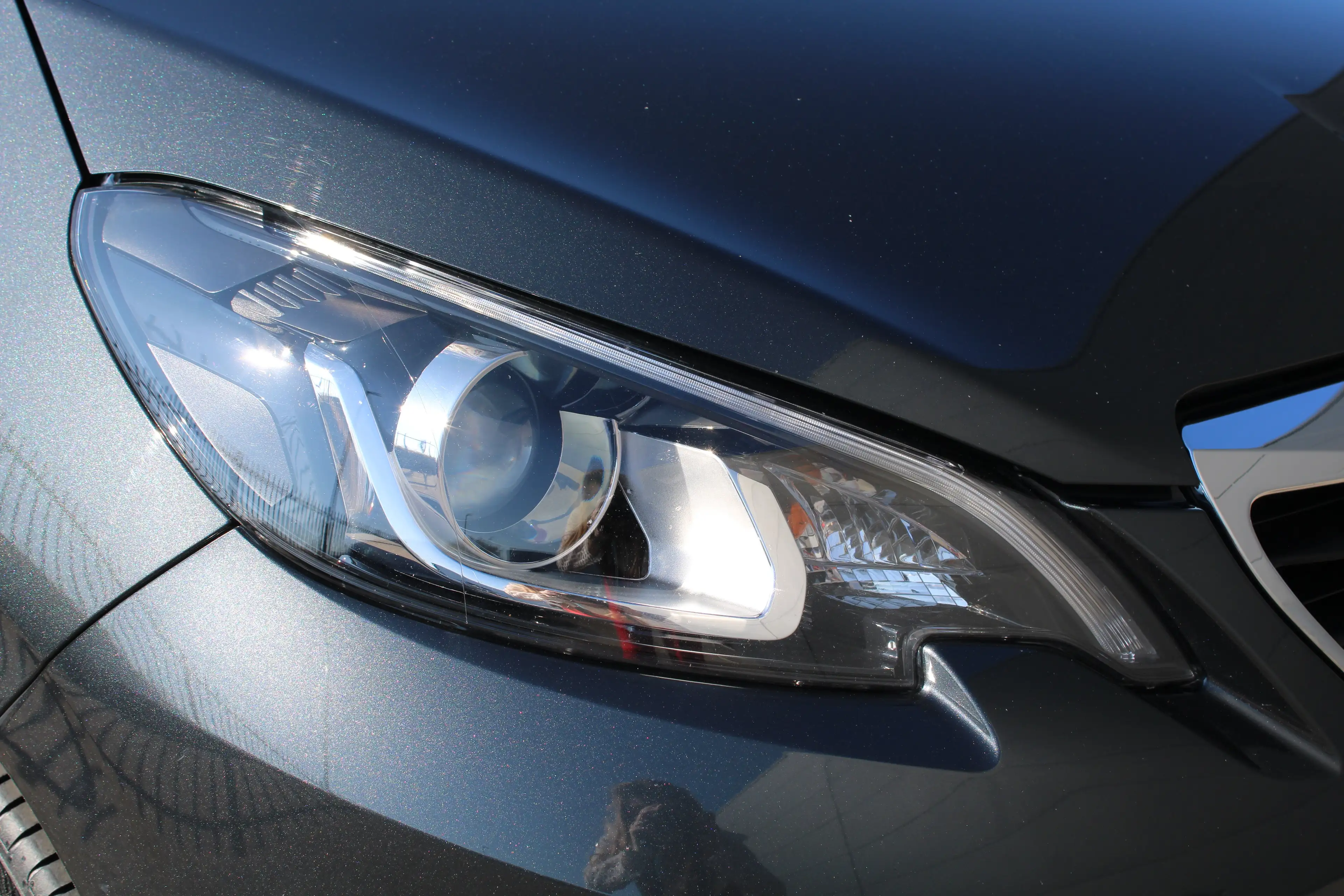 Peugeot 108 1.0 e-VTi Allure | Navi by app | Camera | Climate — photo 32