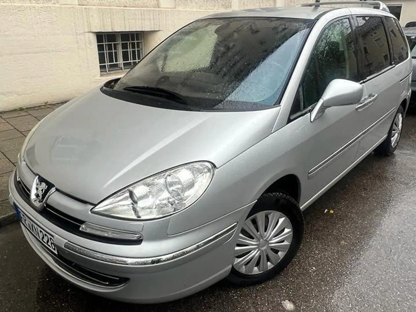 Peugeot 807 807 2,0 HDi 140 FAP Professional Line Professional Line Silber - 1