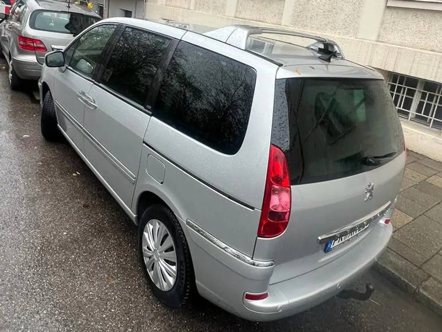 Peugeot 807 807 2,0 HDi 140 FAP Professional Line Professional Line Silber - 2