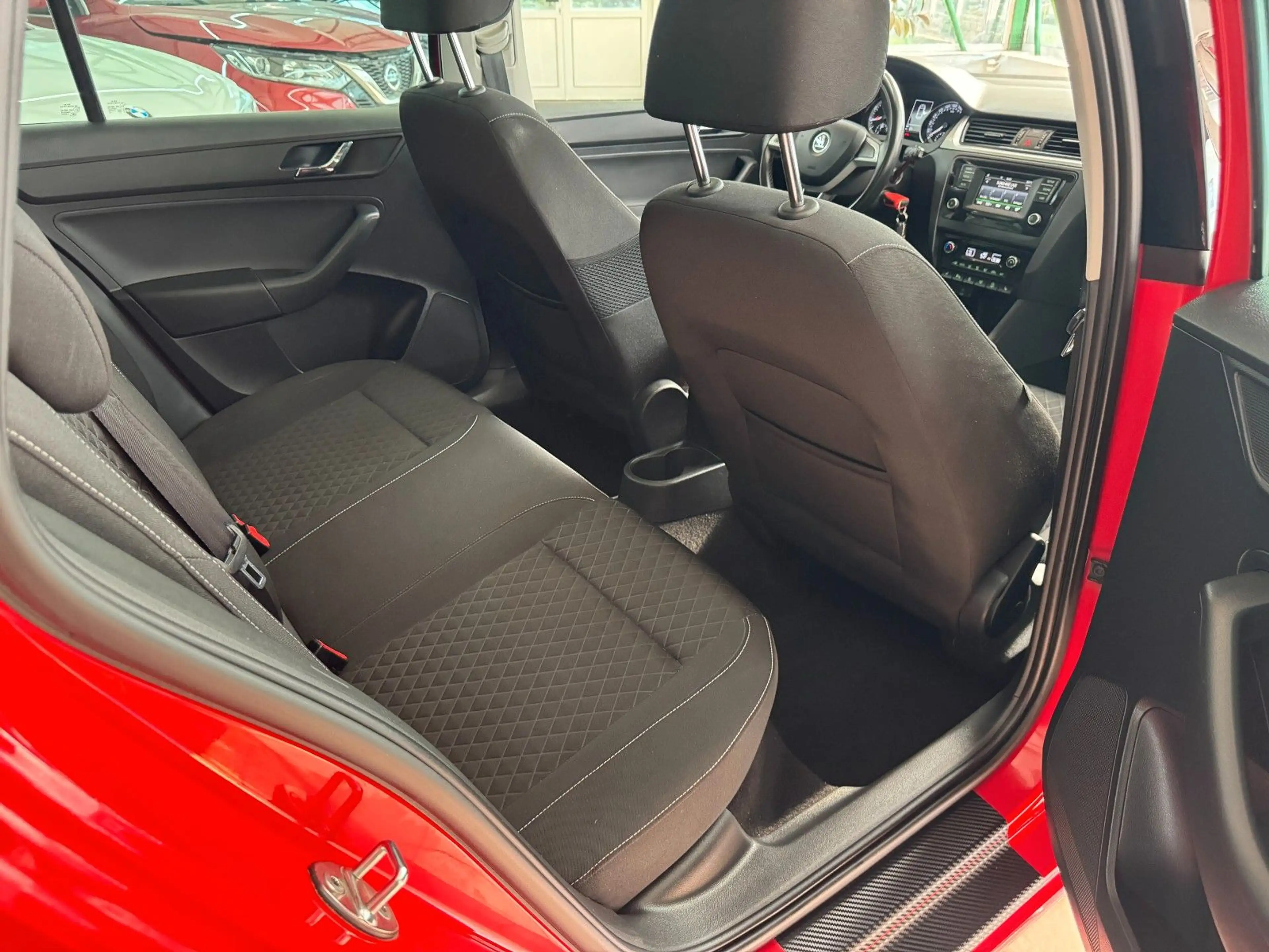 Skoda Rapid/Spaceback Spaceback Edition | HU NEU | XENON | SHZ | — photo 13