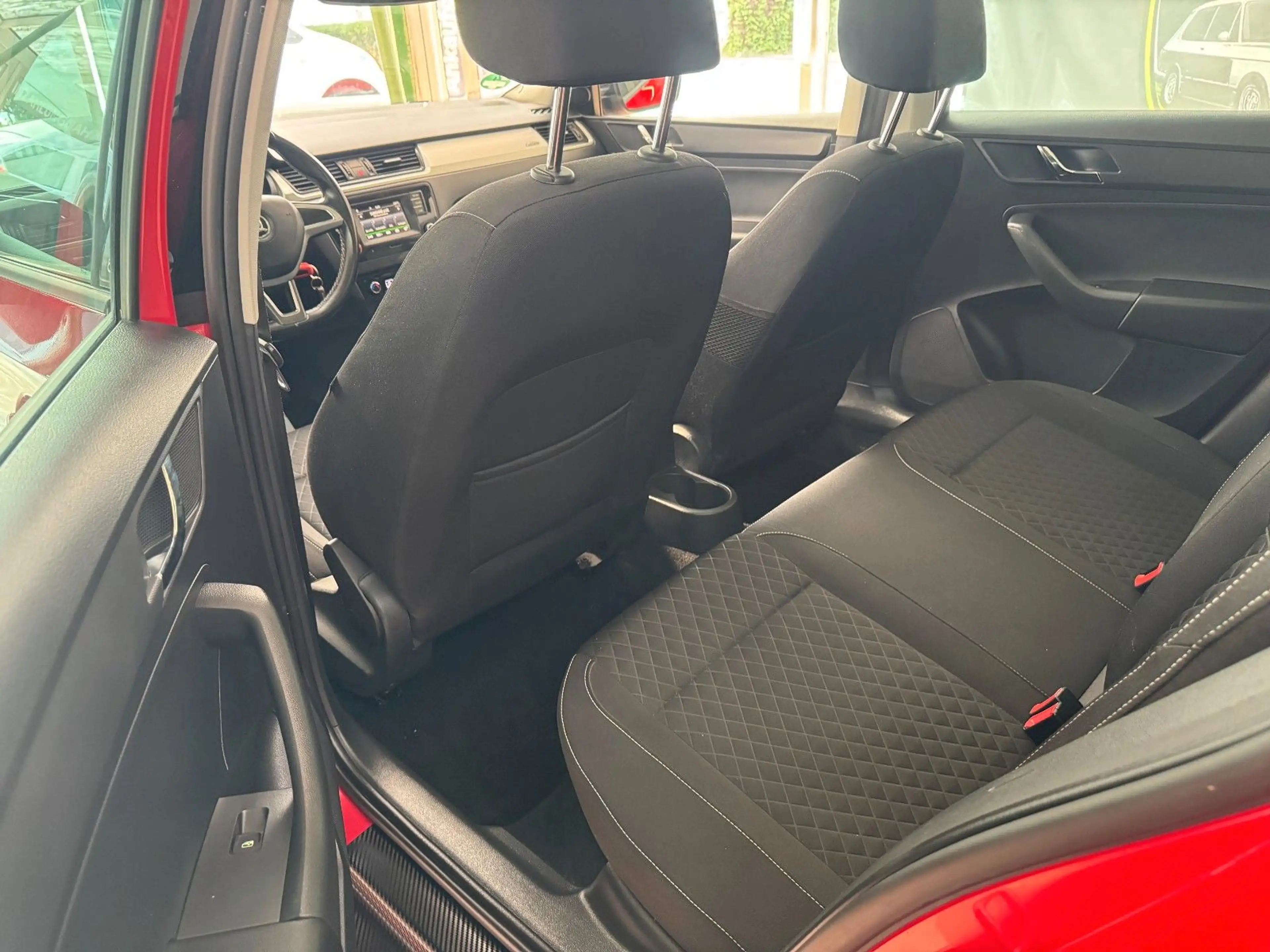 Skoda Rapid/Spaceback Spaceback Edition | HU NEU | XENON | SHZ | — photo 10