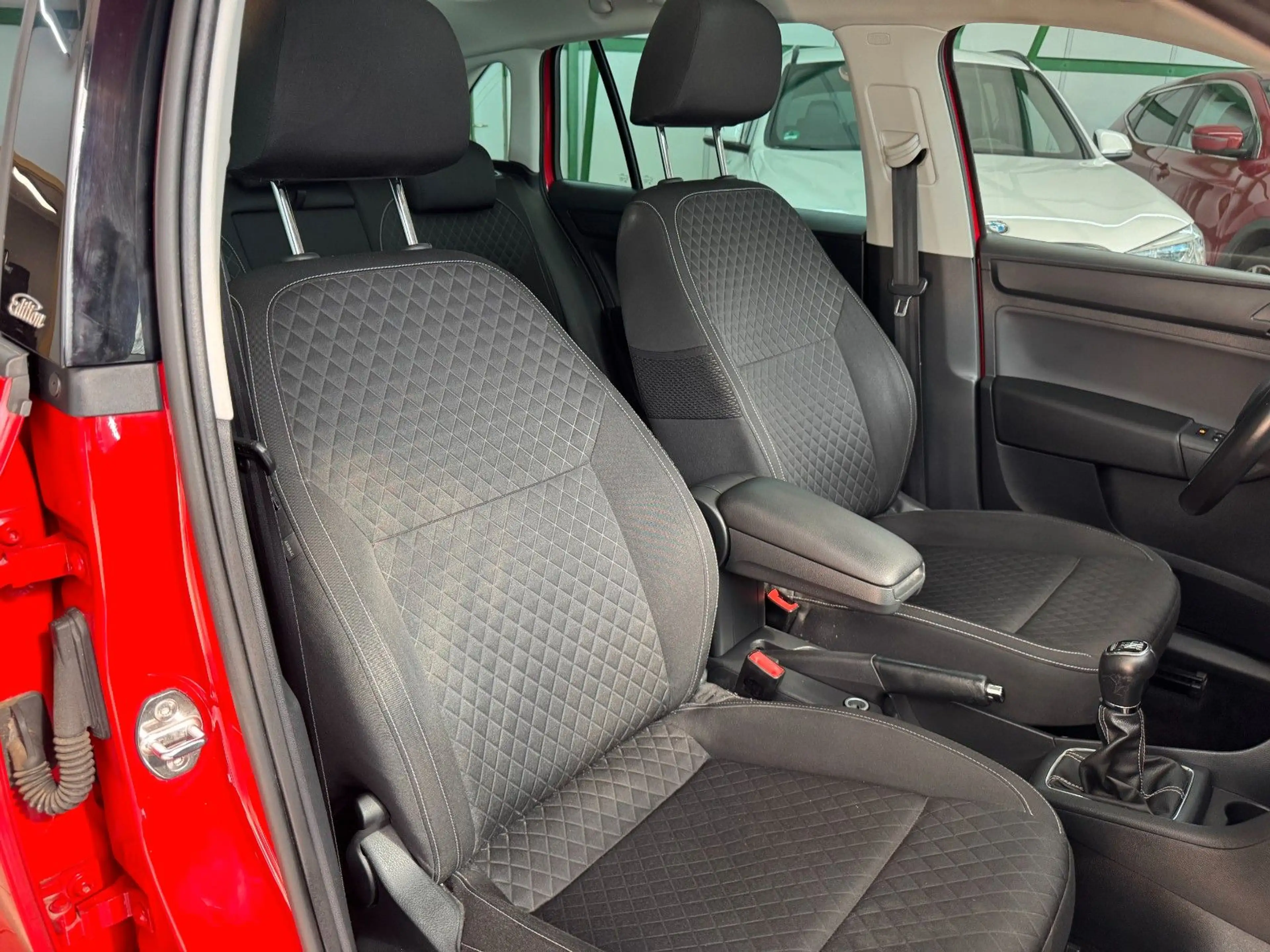 Skoda Rapid/Spaceback Spaceback Edition | HU NEU | XENON | SHZ | — photo 15