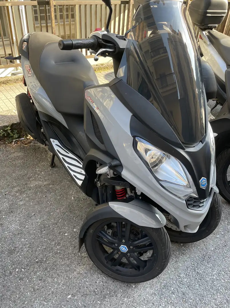 Piaggio MP3 300 Hpe Sport ABS Grigio - 2