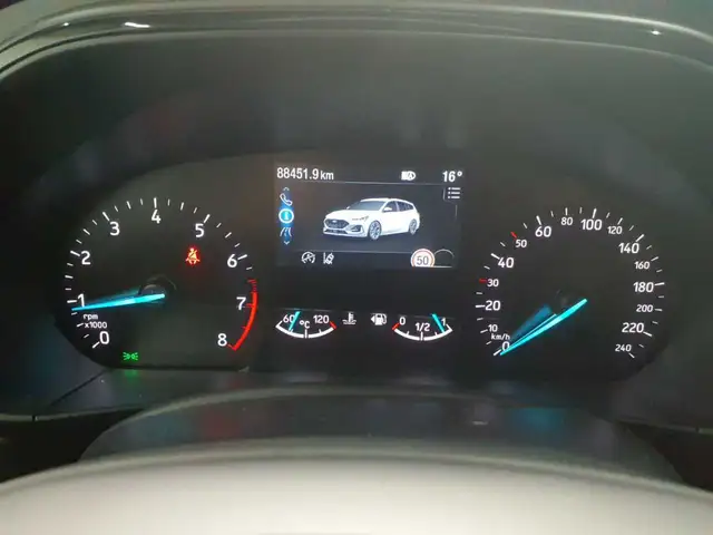 Ford Focus view 11
