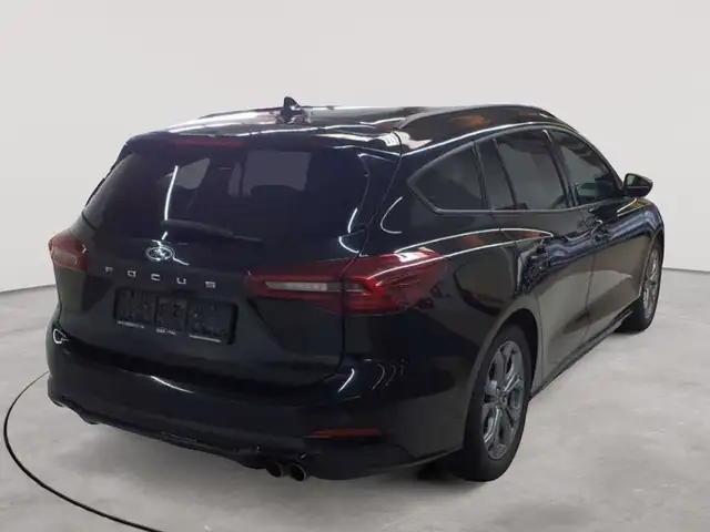 Ford Focus view 4