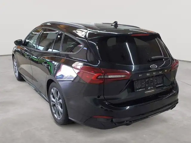 Ford Focus view 5