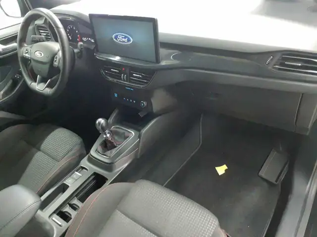 Ford Focus view 9