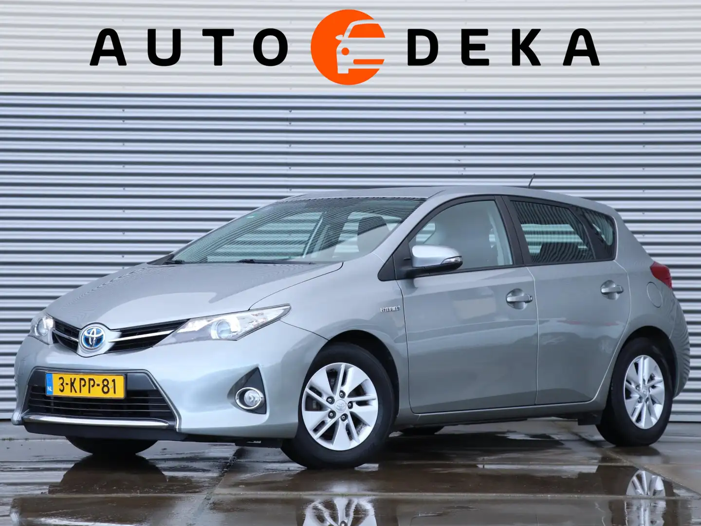 Toyota Auris 1.8 Hybrid Aspiration *Dealeronderh.*Navigatie* Gris - 1