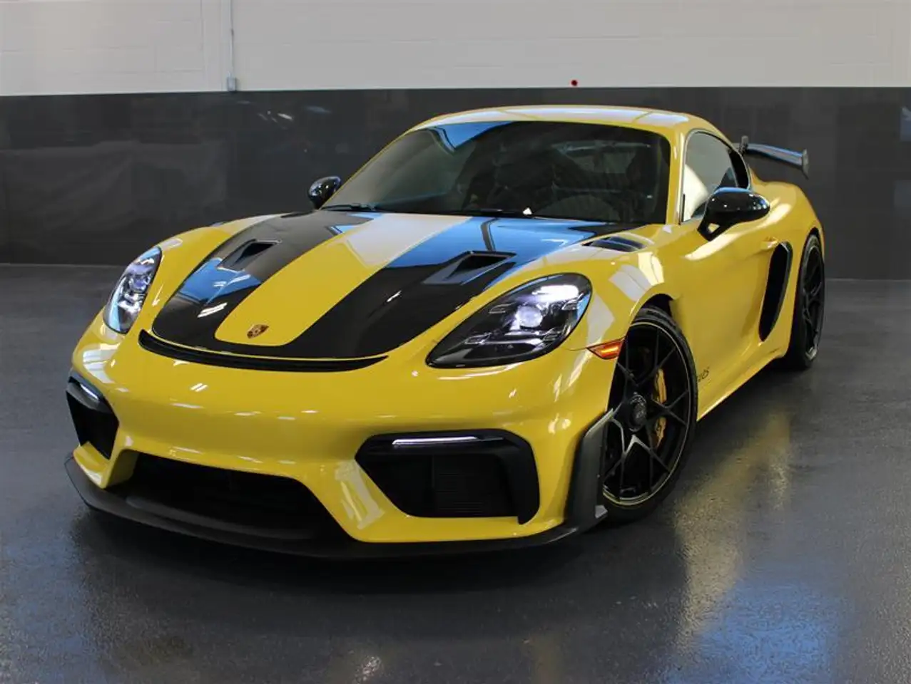 2024 Porsche 718 Cayman