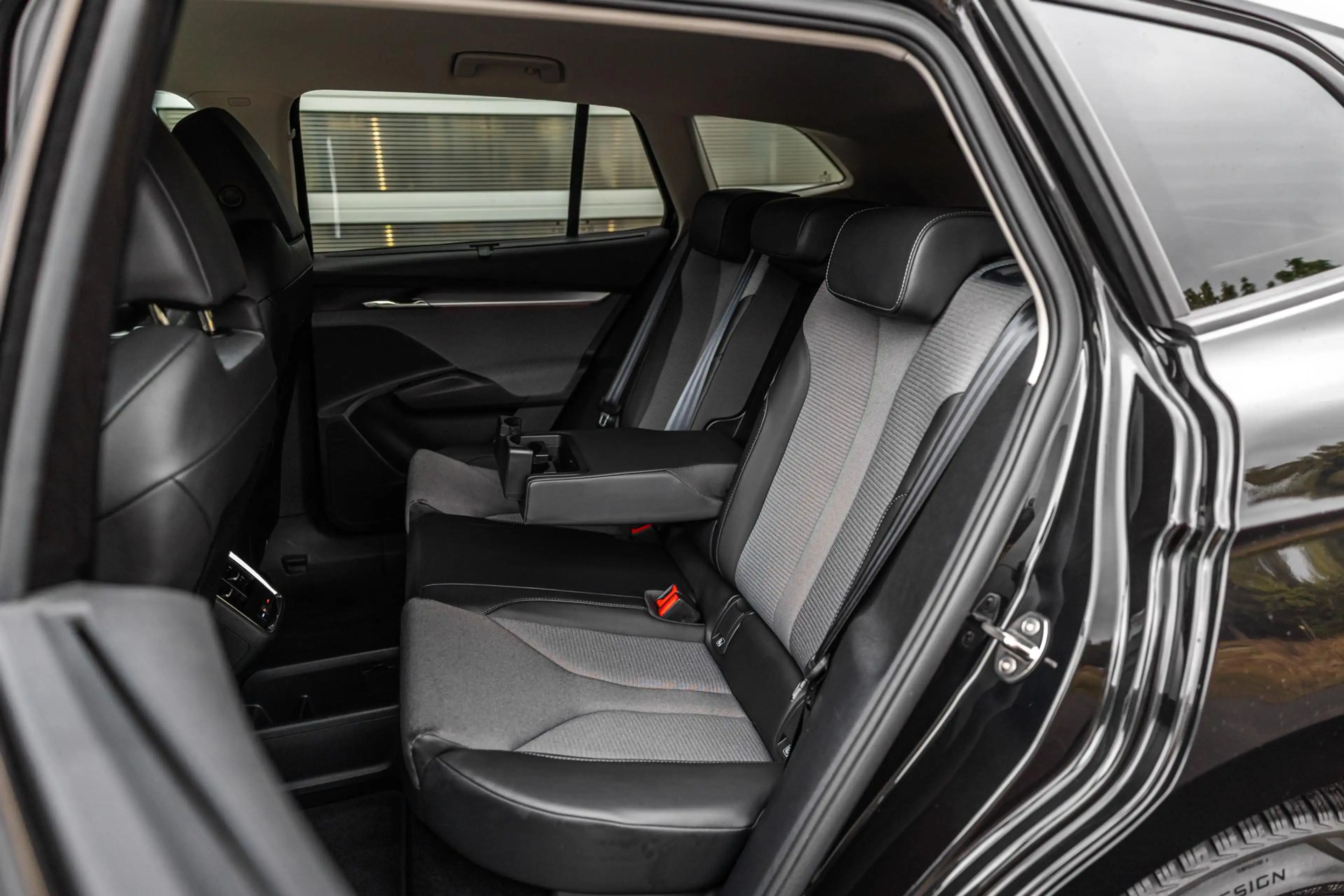 Skoda Enyaq 60 Selection 180pk | Navigatie | Cruise Control Ad — photo 6