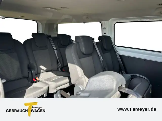 Ford Transit Custom view 11