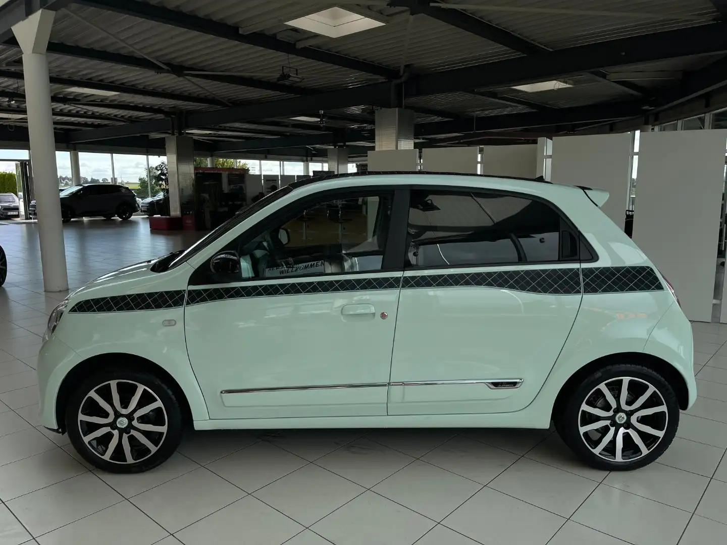 Renault Twingo 0.9 TCe 90 La Parisienne+Faltdach+SHZ+CC+ Vert - 2