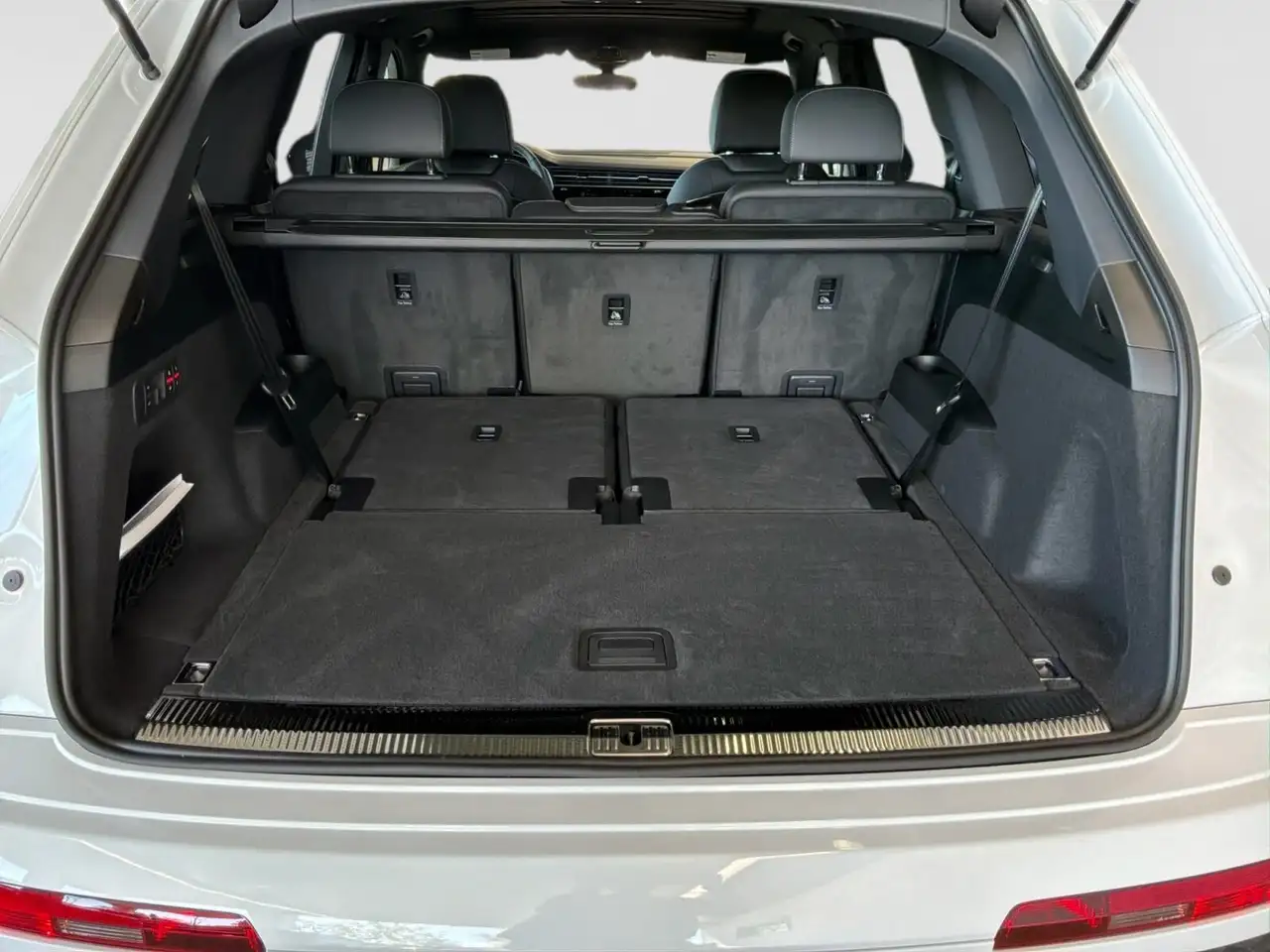 Audi Q7 снимка Audi Q7