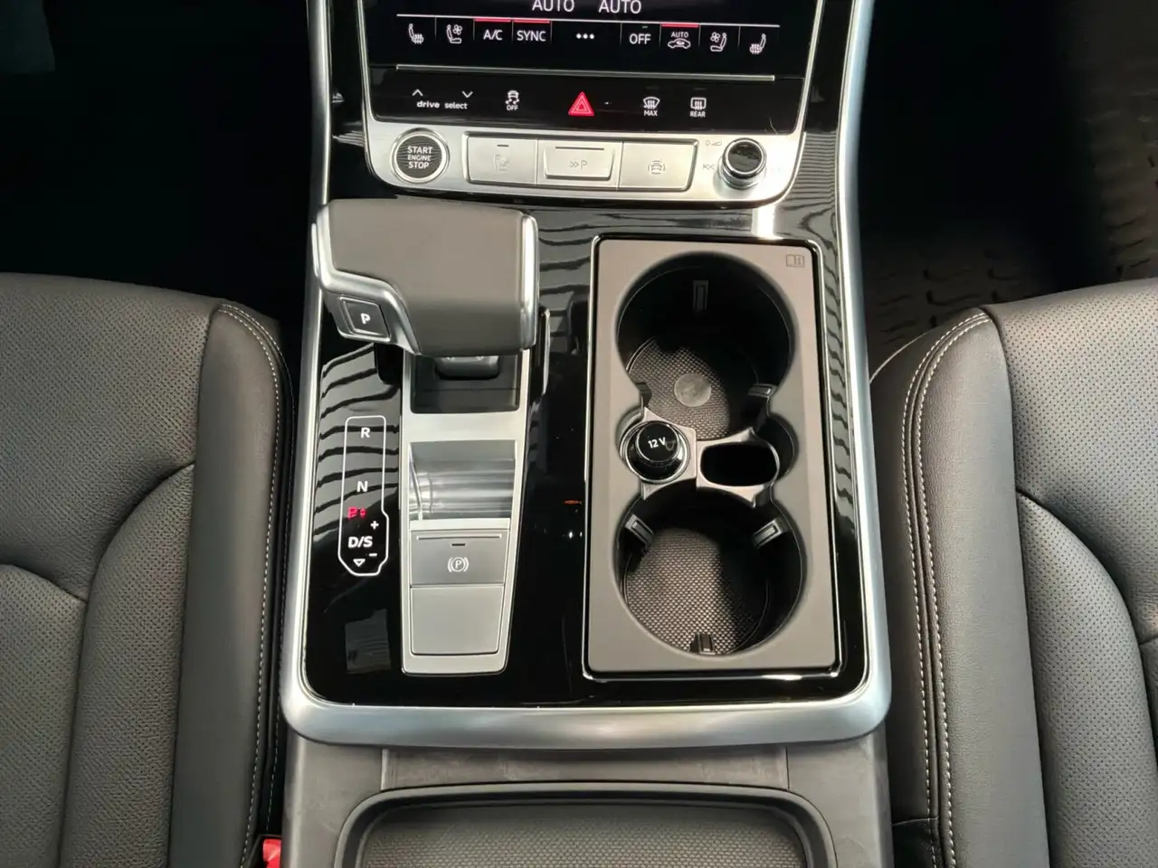 Audi Q7 снимка Audi Q7