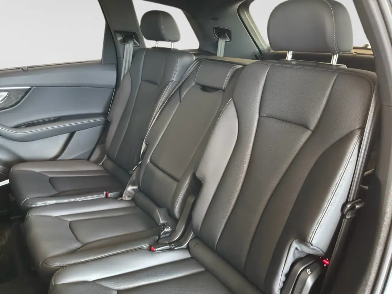 Audi Q7 снимка Audi Q7