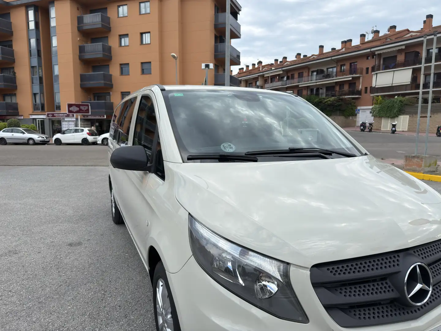 Mercedes-Benz Vito Vito Tourer 116CDI Pro Larga Pro Бежевый  - 2