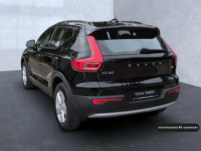 Volvo XC40 view 5