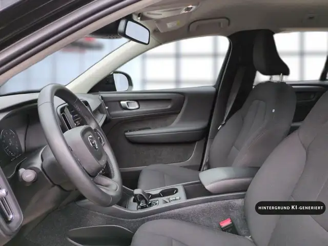 Volvo XC40 view 13