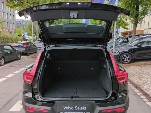 Volvo XC40 view 24