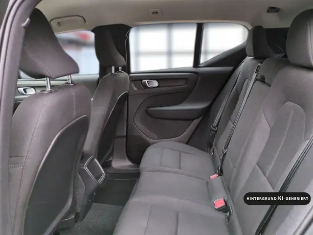 Volvo XC40 view 18