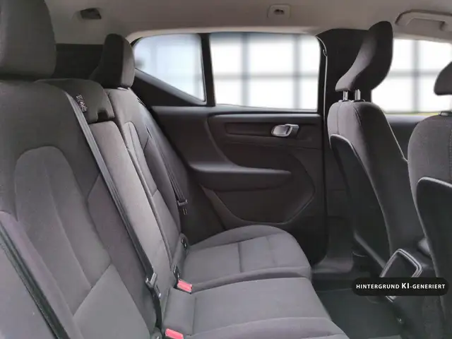 Volvo XC40 view 21