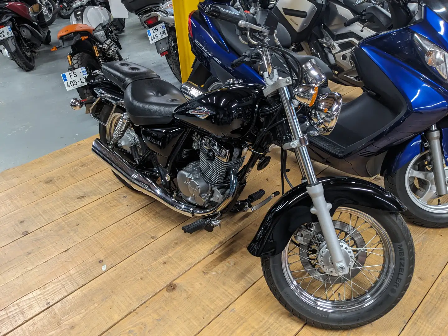 Suzuki Noir - 1