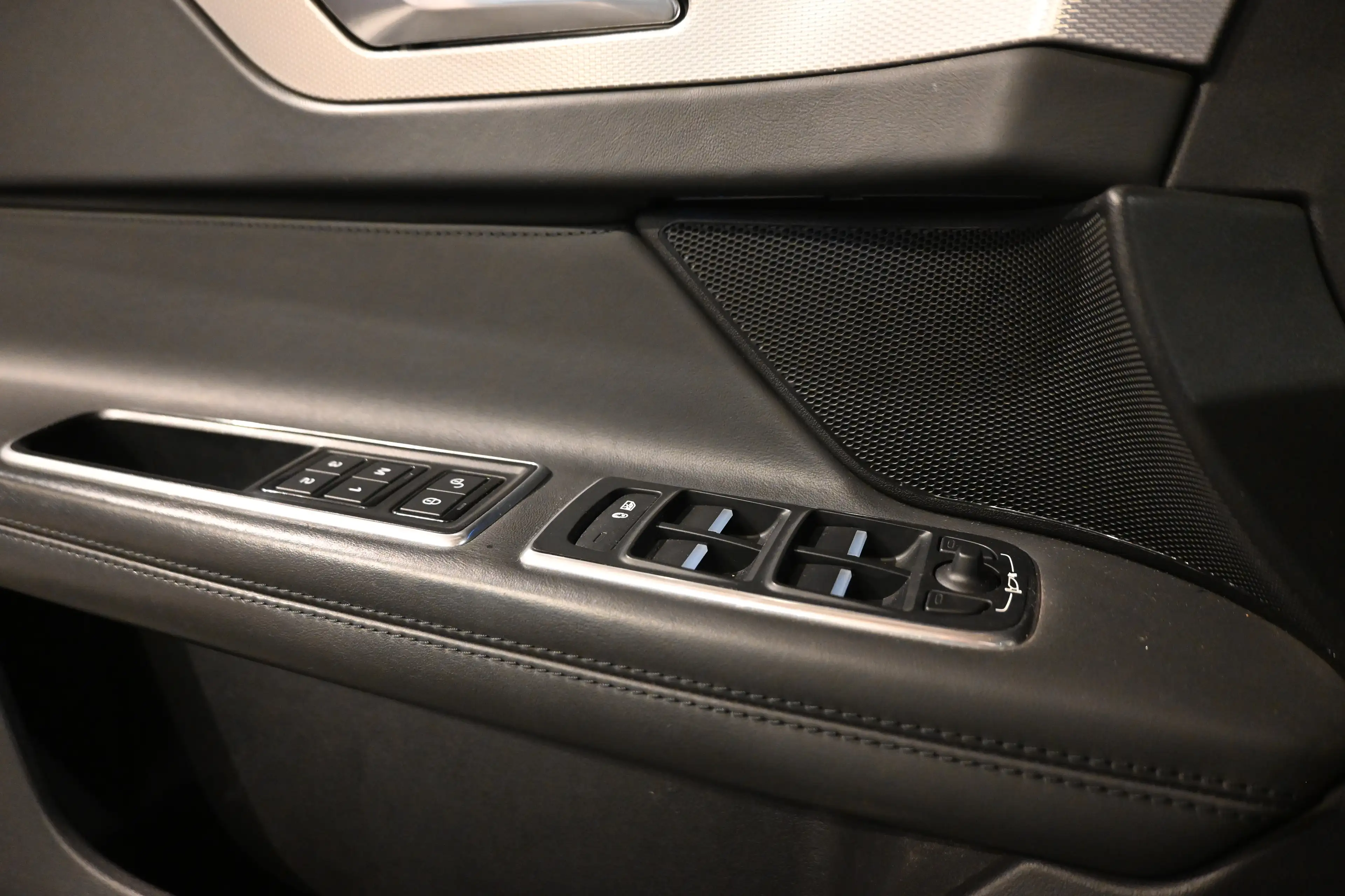 Jaguar XF XF 2.0 D PACK SPORT / PANO / CAMERA / XENON / CARPLAY / FULL OPTIONS !! — photo 10