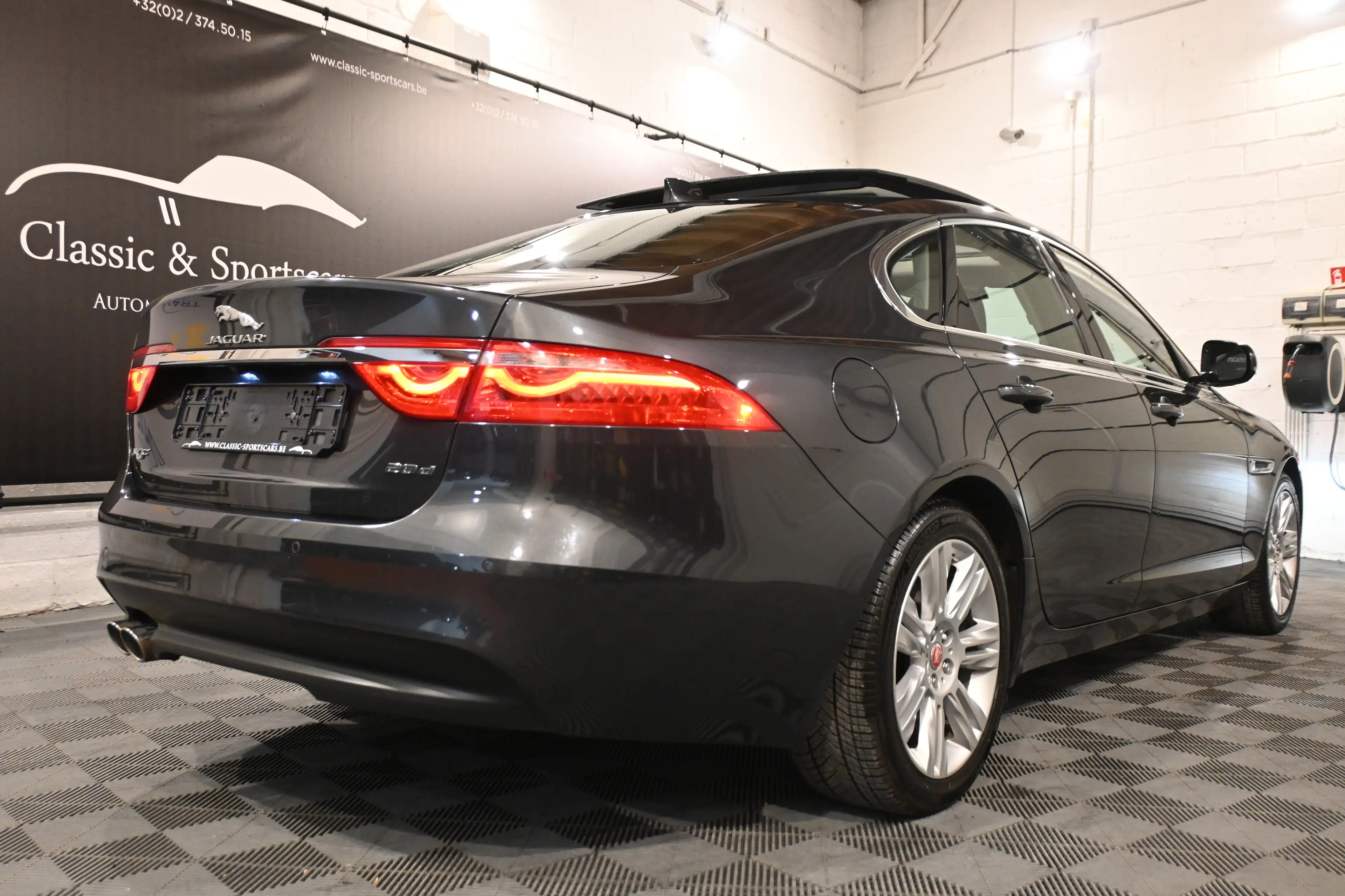 Jaguar XF XF 2.0 D PACK SPORT / PANO / CAMERA / XENON / CARPLAY / FULL OPTIONS !! — photo 6