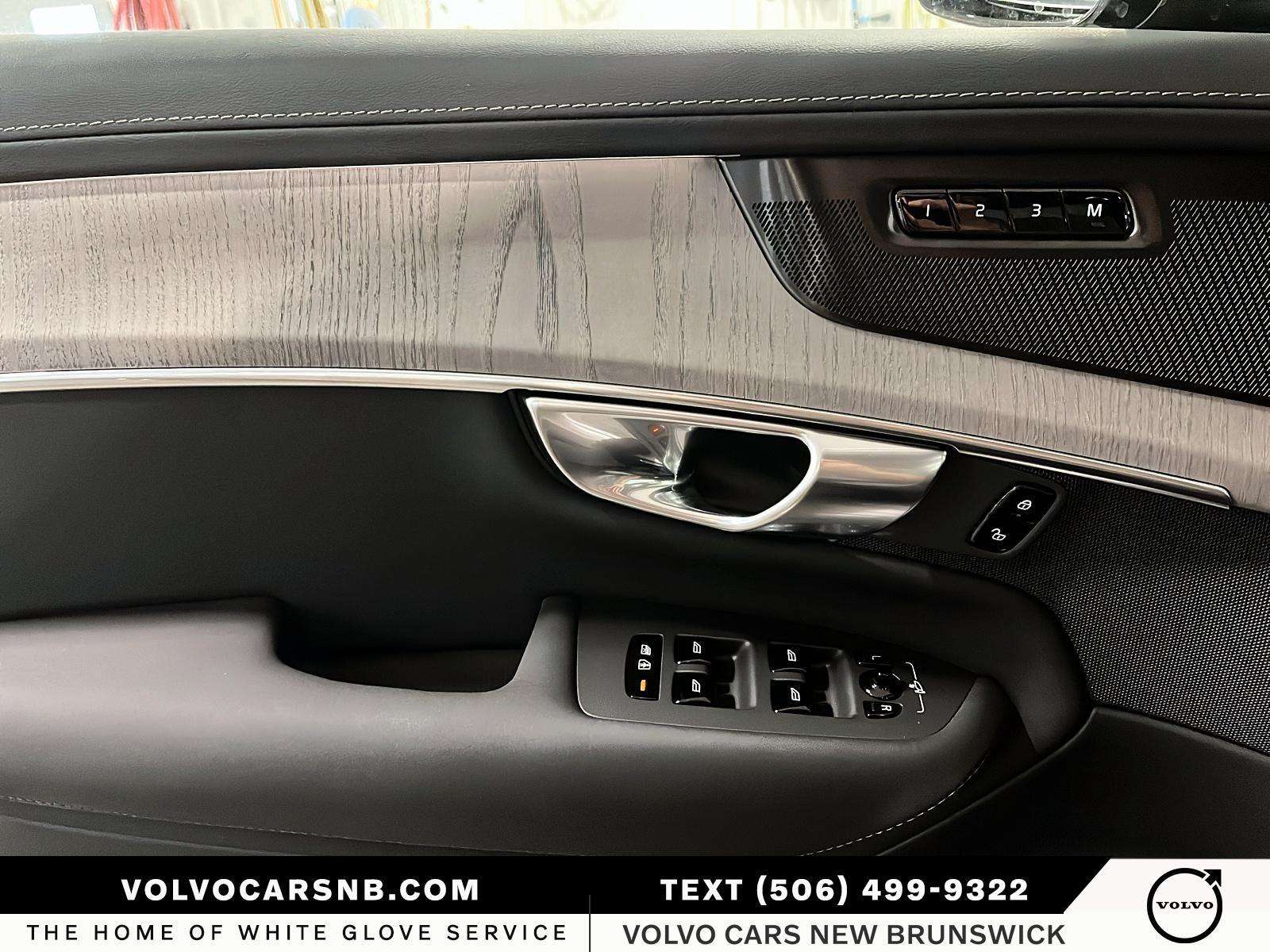 2026 Volvo XC90 B6 Ultra Bright Theme thumb 13