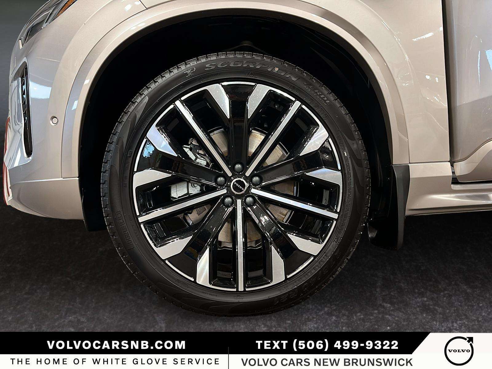 2026 Volvo XC90 B6 Ultra Bright Theme thumb 7