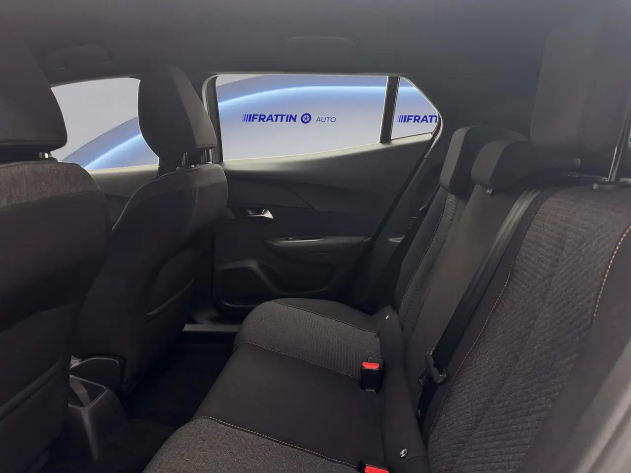 Peugeot 2008 Hybrid 145 e-DCS6 Style, миниатюра 21