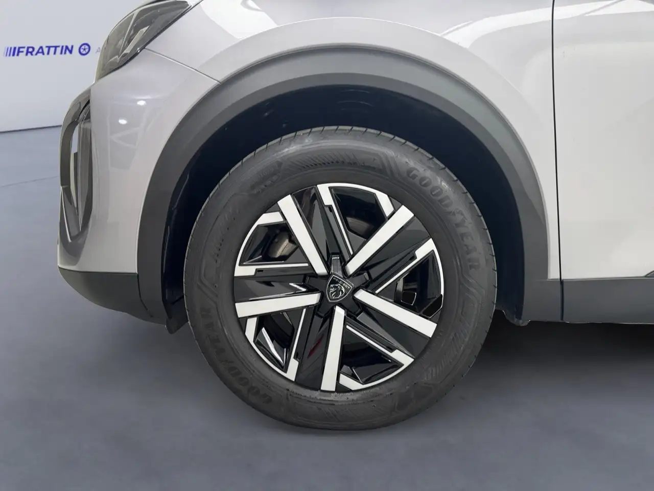 Peugeot 2008 Hybrid 145 e-DCS6 Style, миниатюра 9