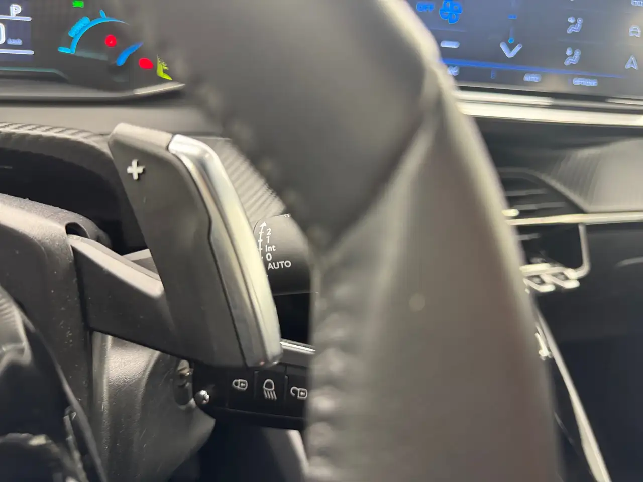 Peugeot 2008 Hybrid 145 e-DCS6 Style, миниатюра 17