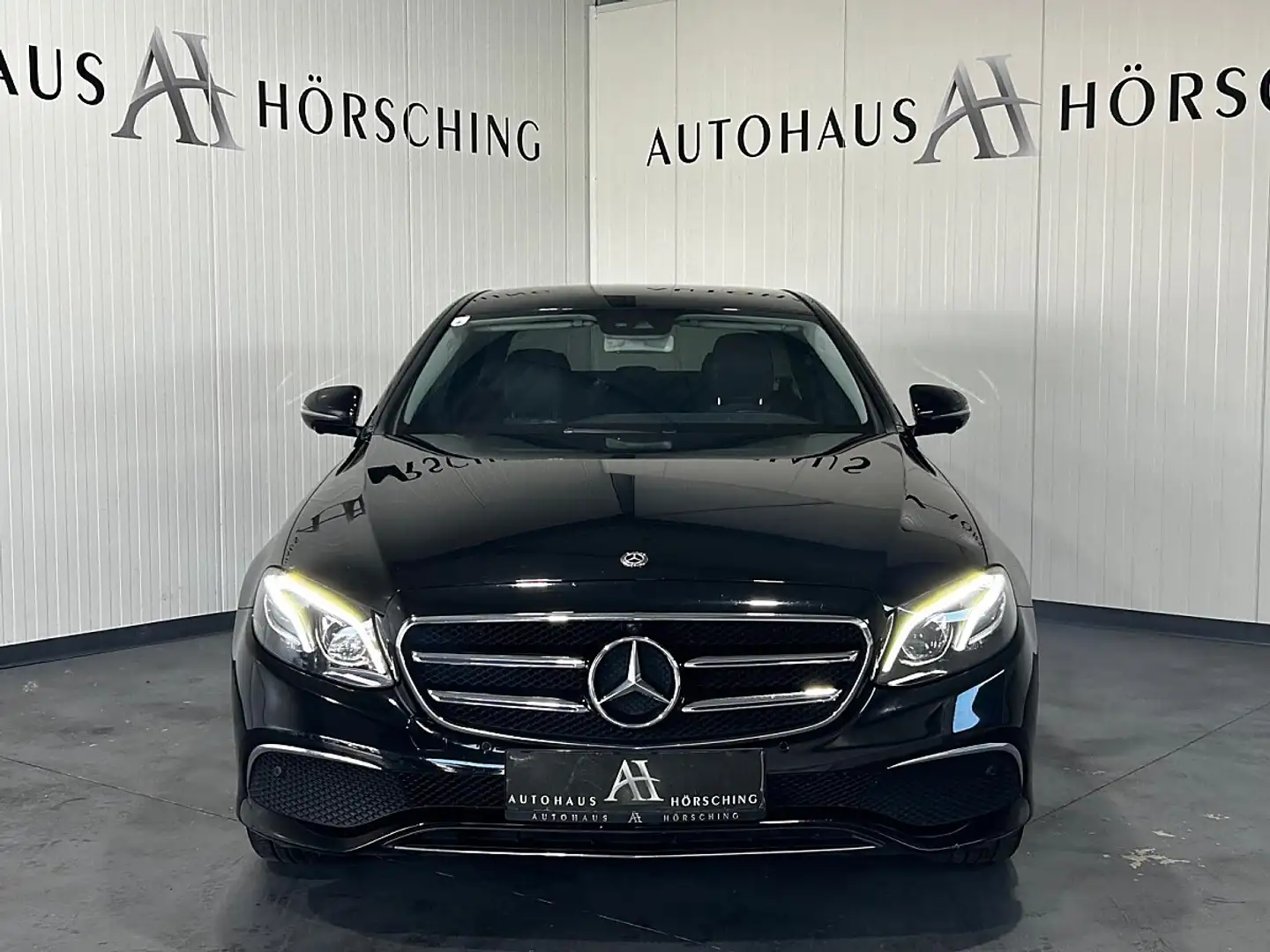Mercedes-Benz E 220 d Austria Edition Aut.//WIDESCREEN//MEMORY//AMB... Schwarz - 2