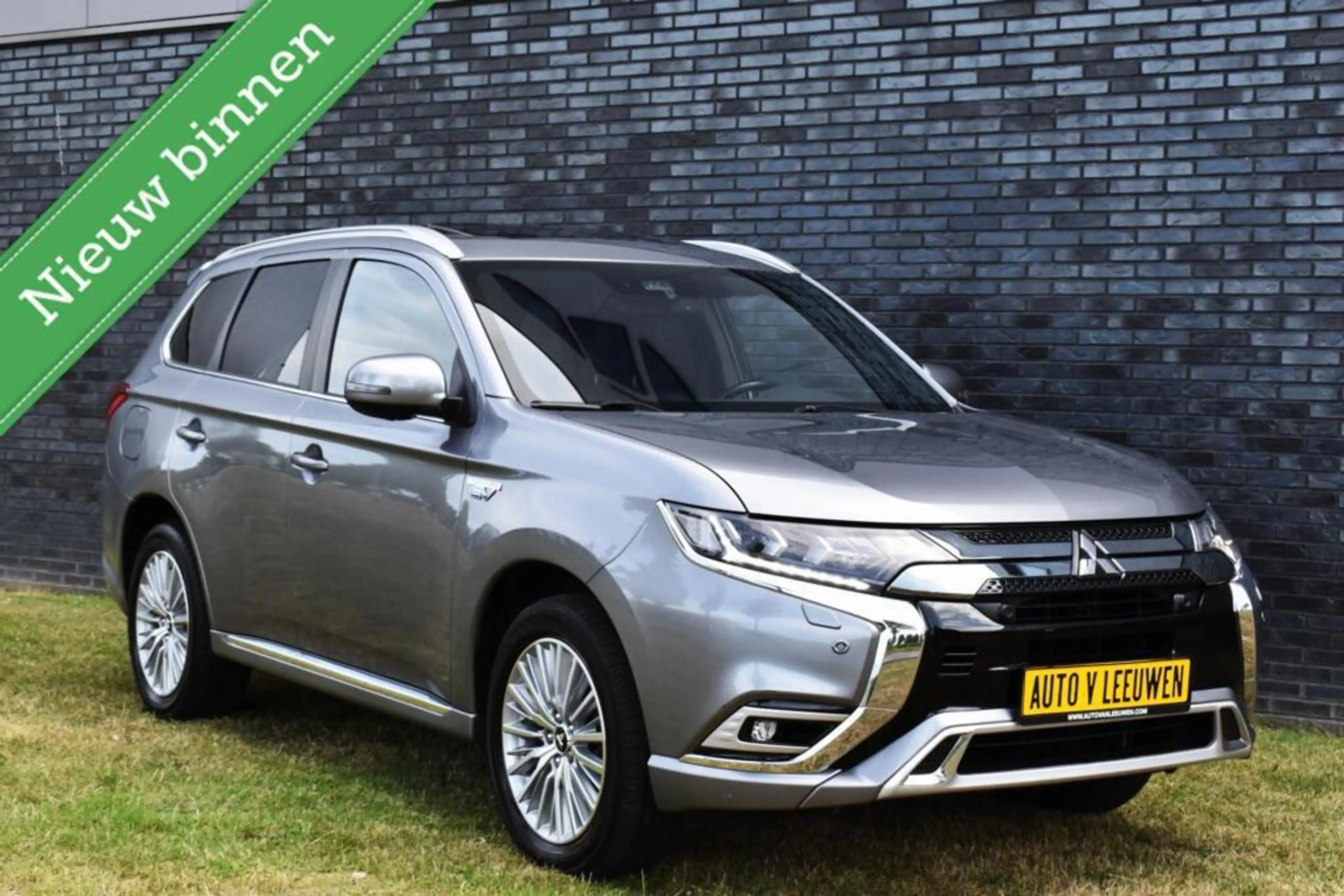 Mitsubishi Outlander 2.4 PHEV Diamand Edition LEDER VOL! 360º/PANORAMAD — photo 41
