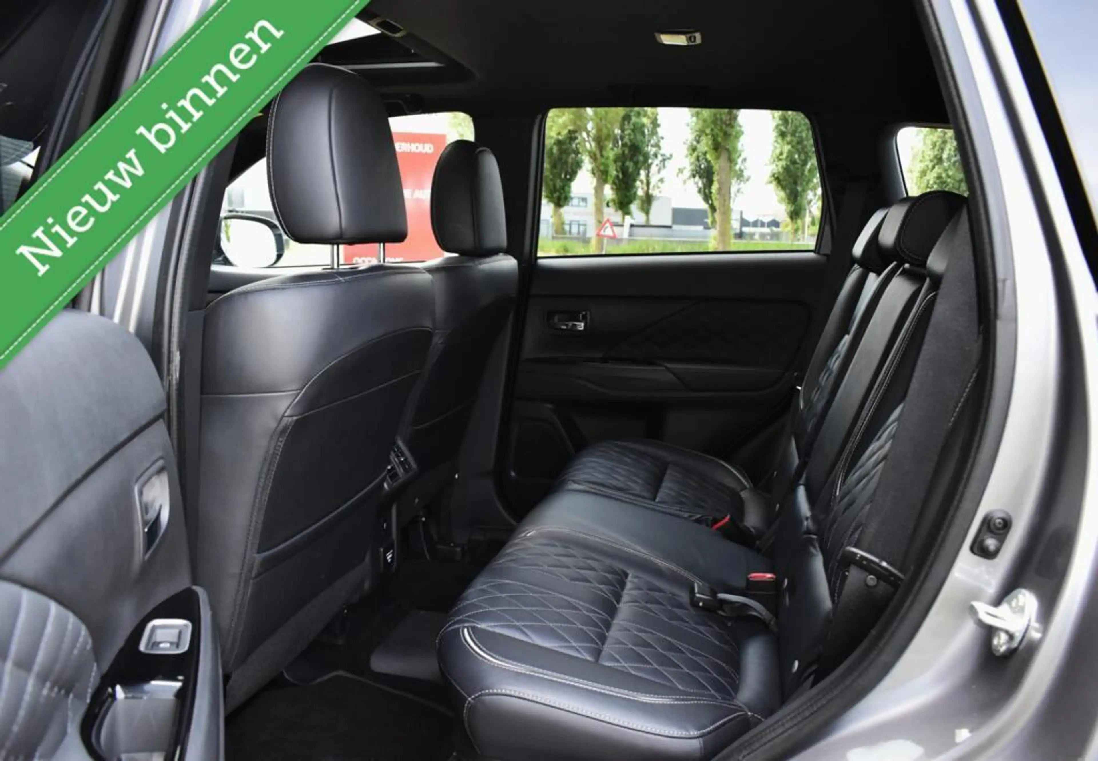 Mitsubishi Outlander 2.4 PHEV Diamand Edition LEDER VOL! 360º/PANORAMAD — photo 42