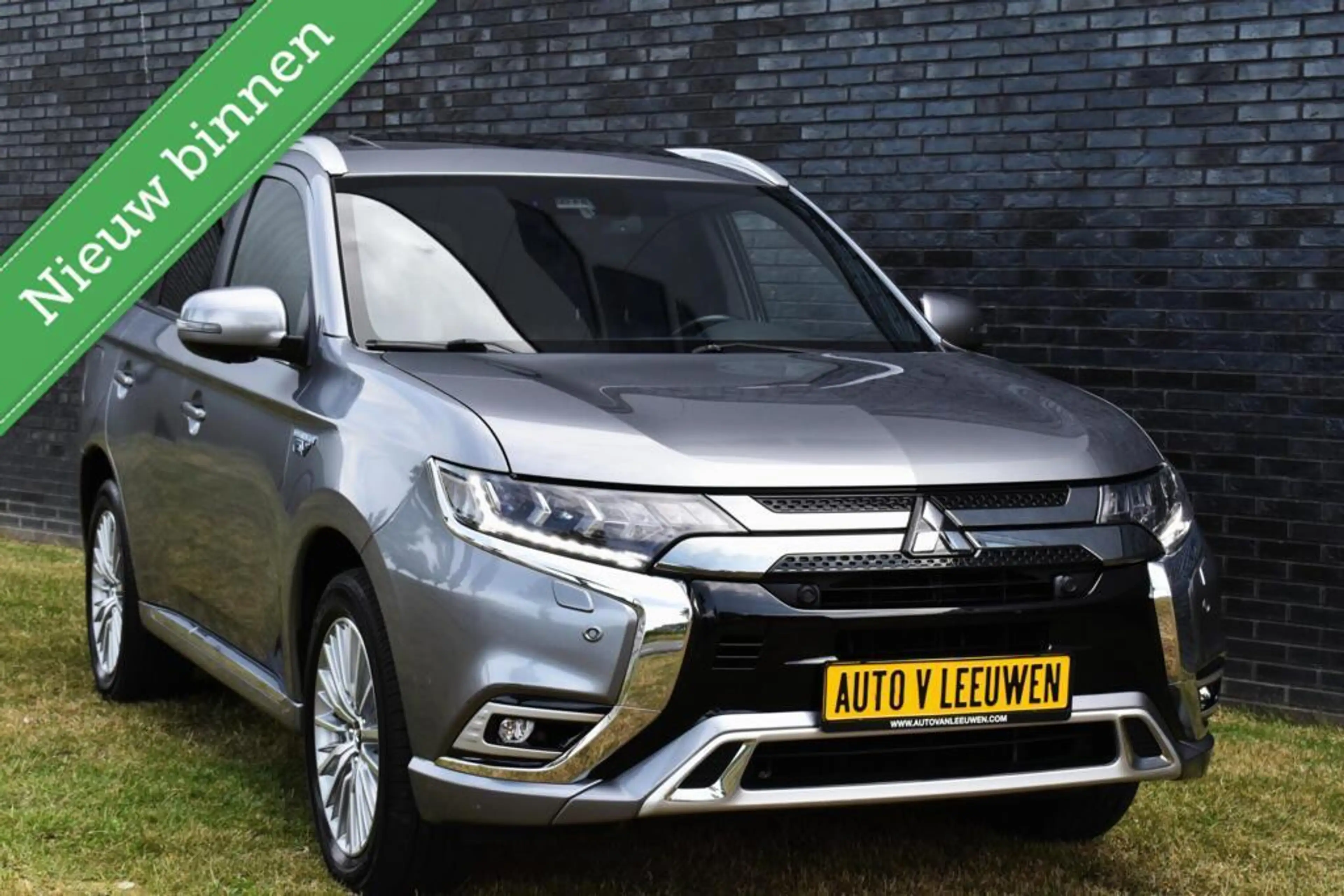 Mitsubishi Outlander 2.4 PHEV Diamand Edition LEDER VOL! 360º/PANORAMAD — photo 40